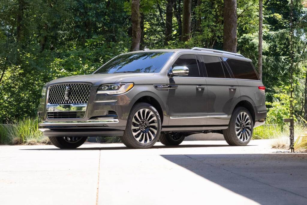 2022_lincoln_navigator_4dr-suv_black-label_fq_oem_3_1280x855-1