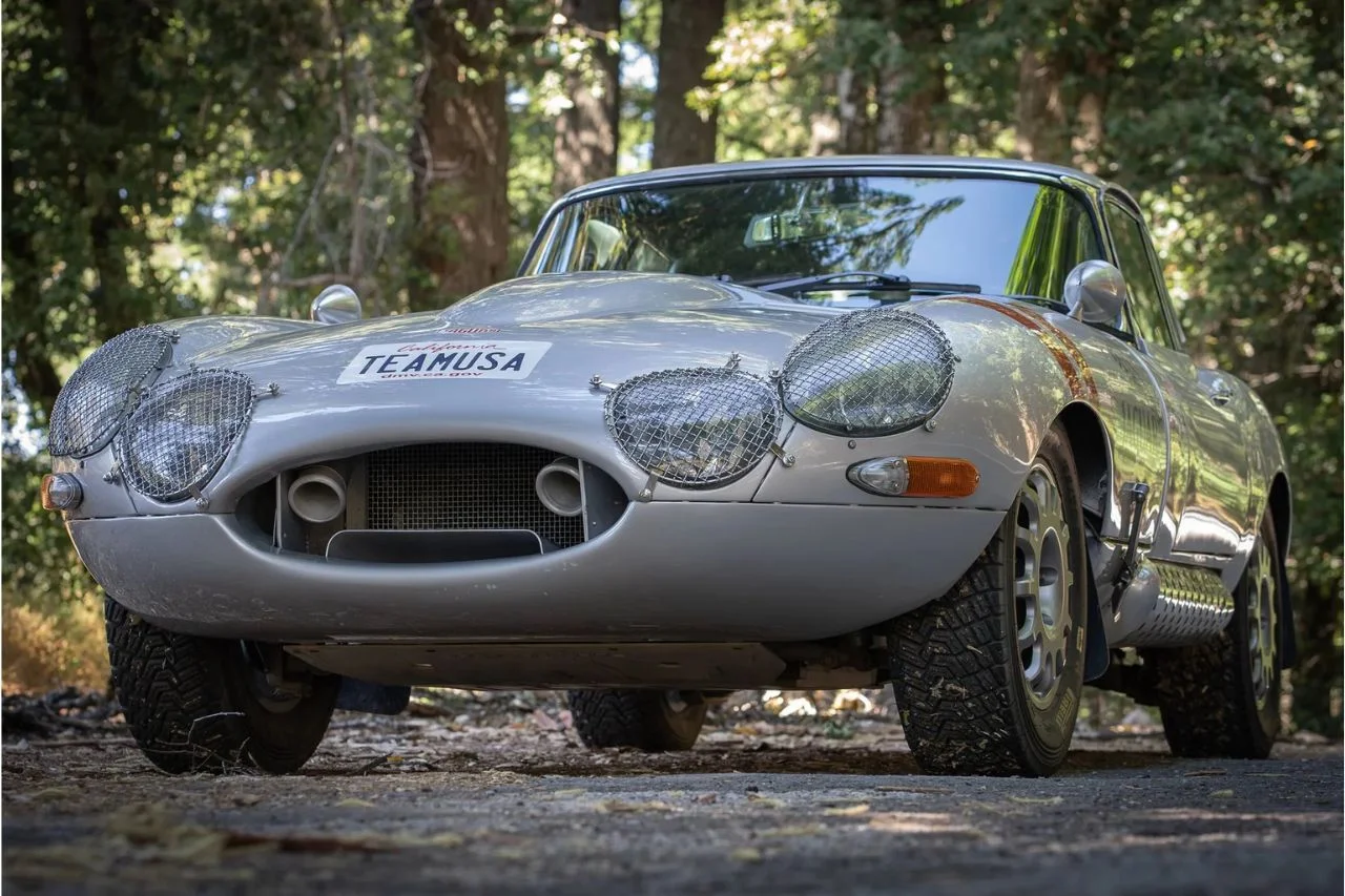 Jaguar E-Type_ Classic Style for Modern Roads