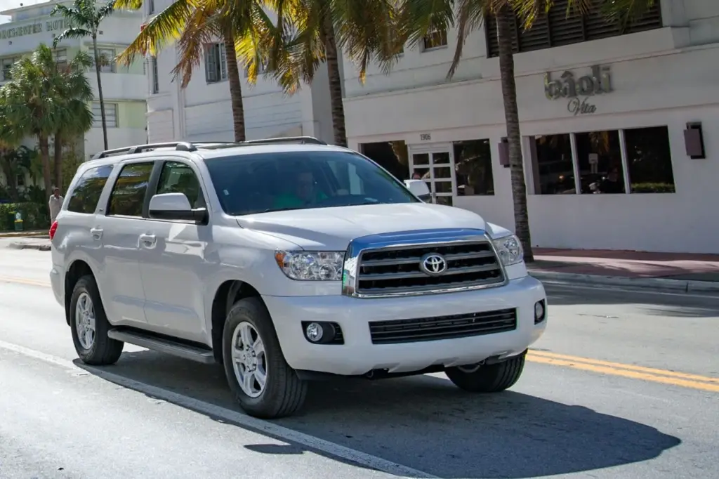 Toyota-Land-Cruiser-1-2