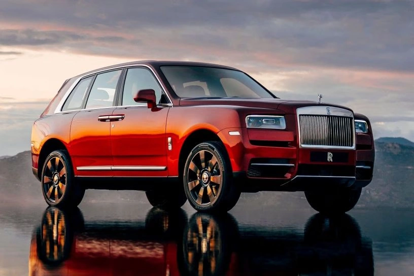 Rolls-Royce Cullinan: Queen of SUV luxury.