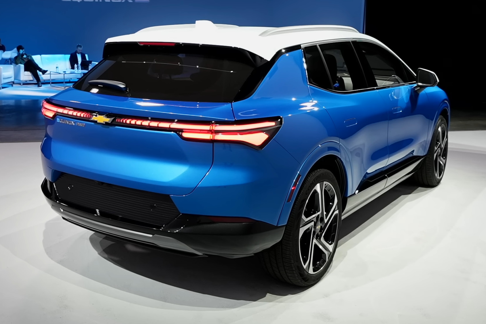 2024 Chevrolet Equinox EV, photo 4 of 7