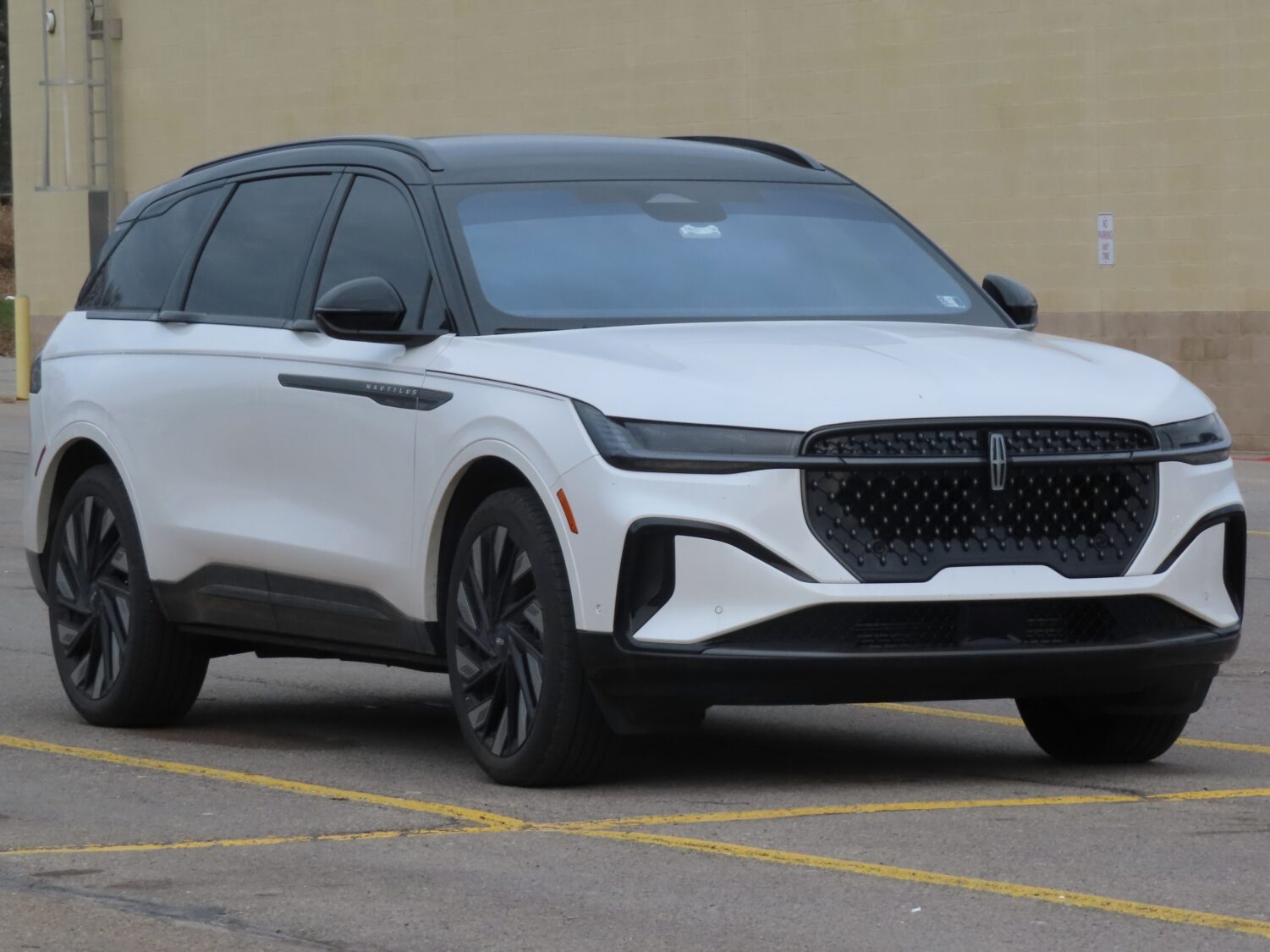 2024 Lincoln Nautilus, photo 7 of 7