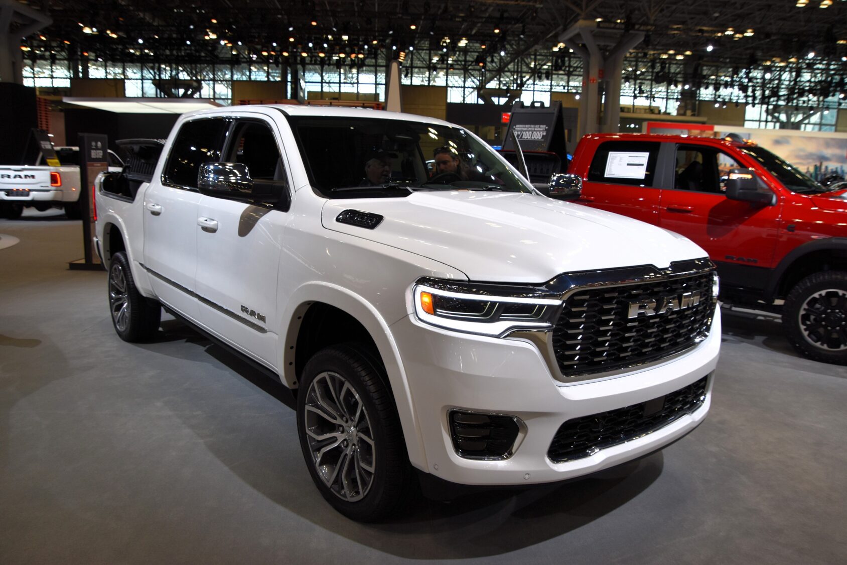 2024 RAM 1500 Tungsten, photo 1 of 2