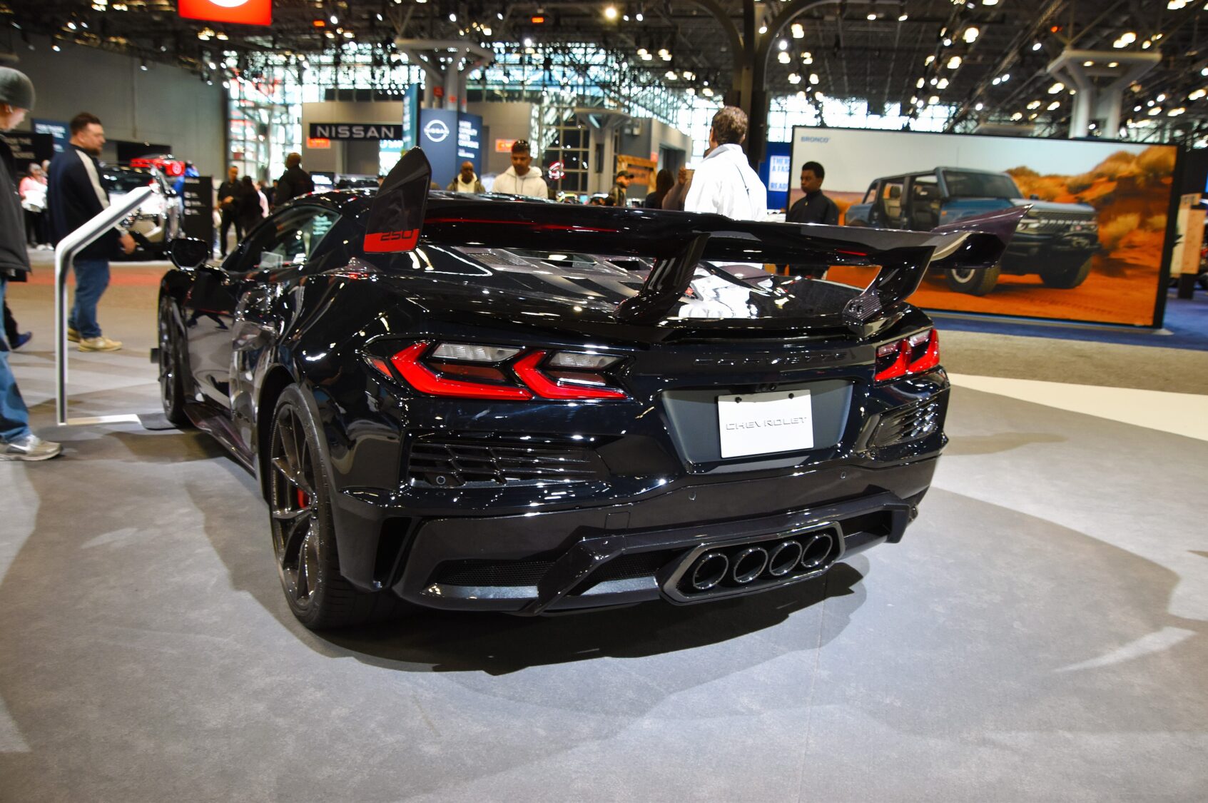 2025 Chevrolet Corvette ZR1X, photo 3 of 7