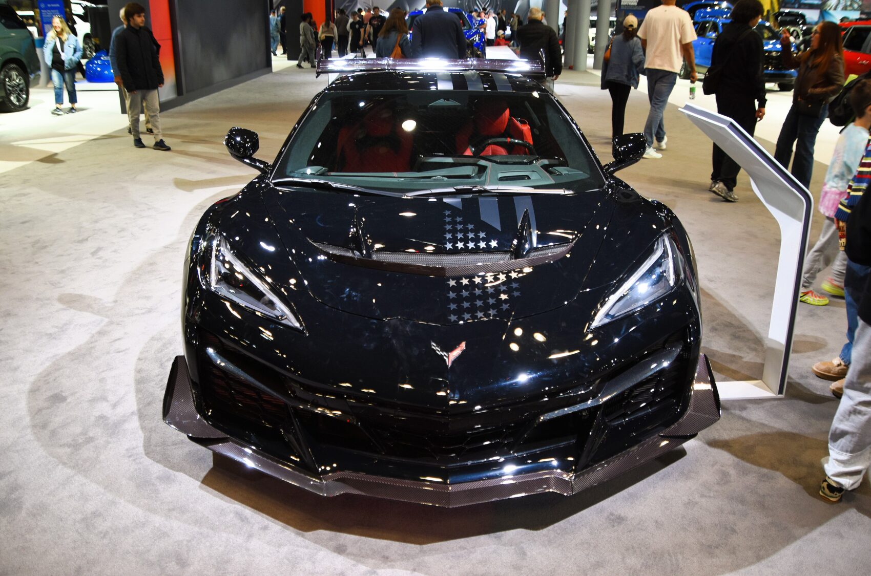 2025 Chevrolet Corvette ZR1X, photo 4 of 7