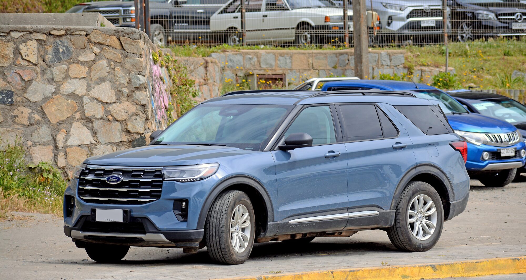 2025 Ford Explorer, photo 1 of 7