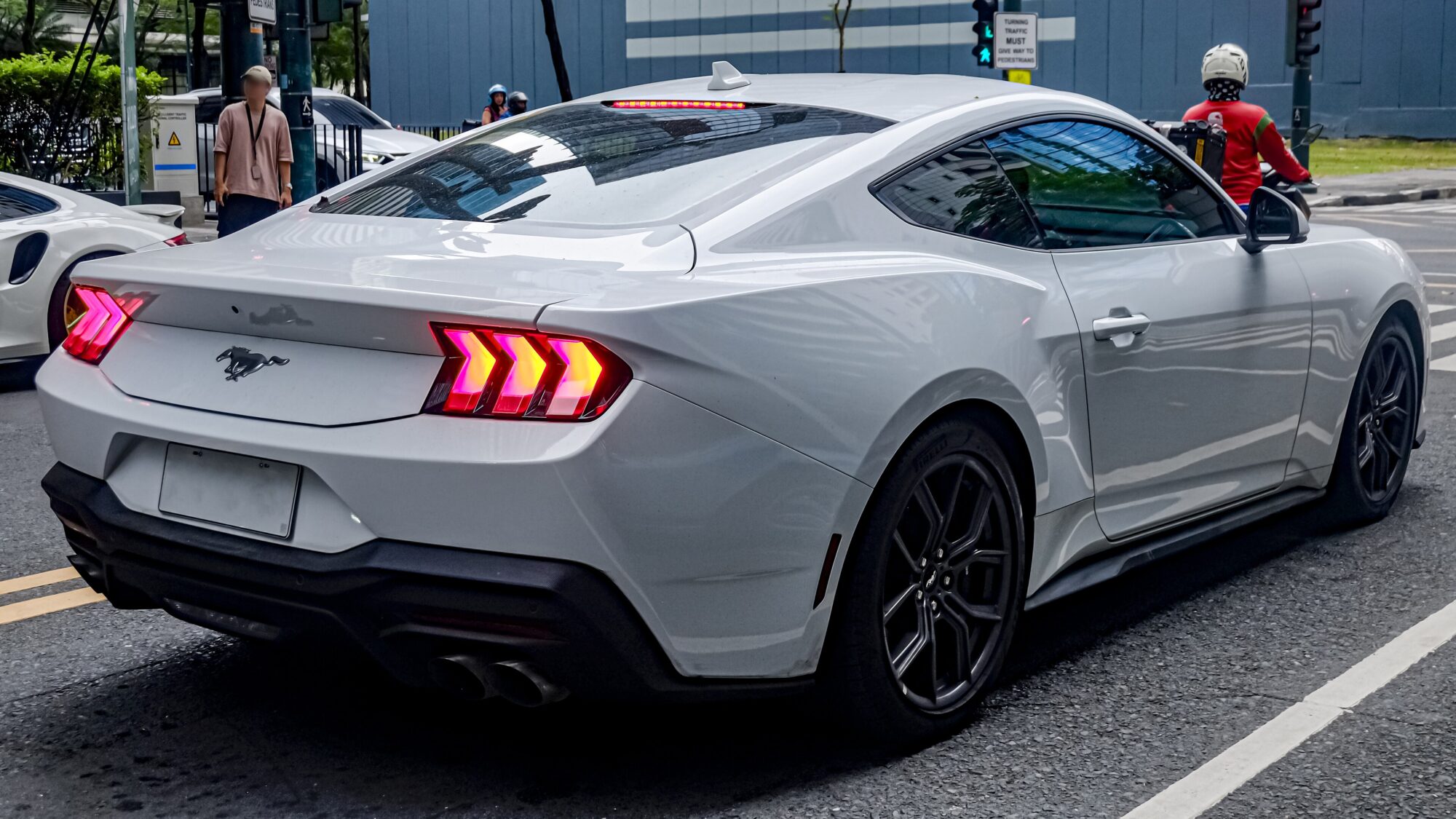 2025 Ford Mustang GT, photo 3 of 7