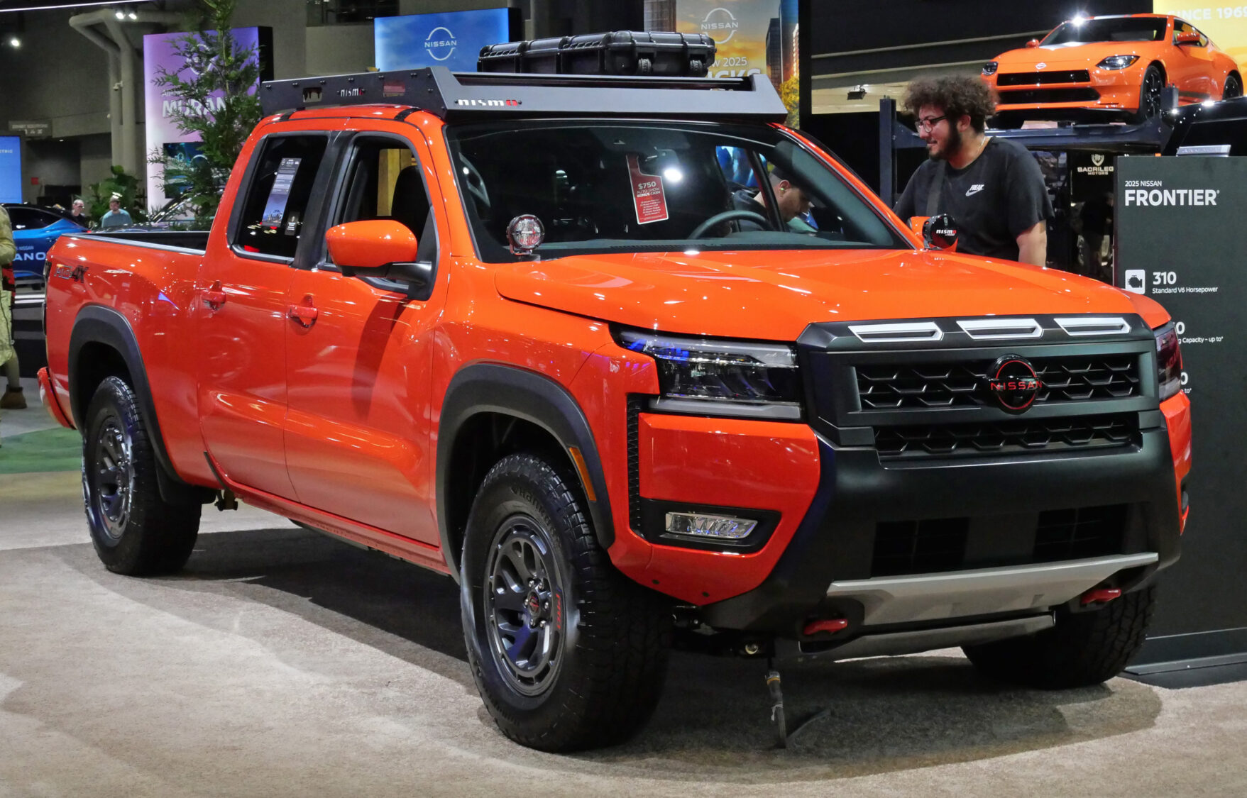 2025 Nissan Frontier Pro, photo 2 of 7