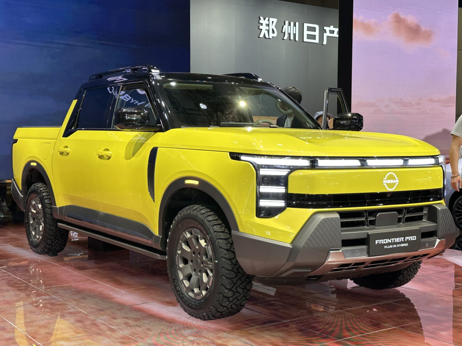 2025 Nissan Frontier Pro PHEV, photo 1 of 2