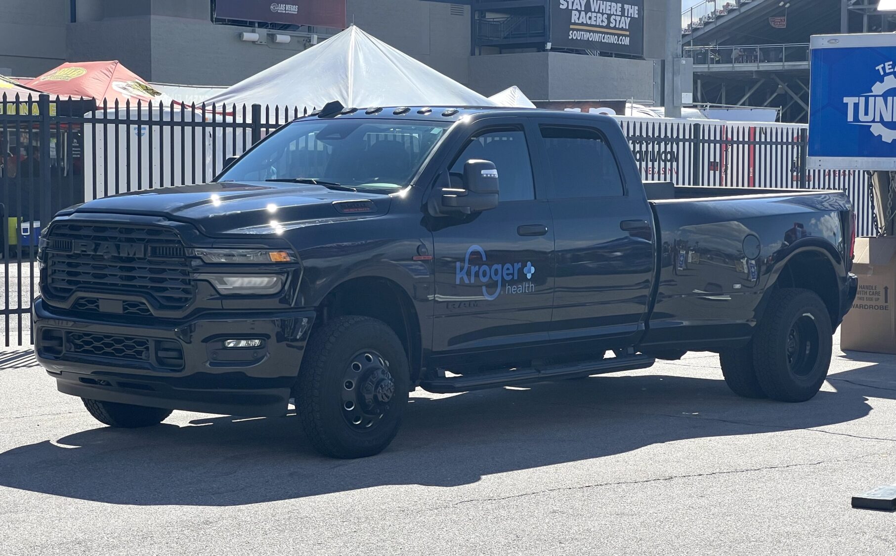 2025 RAM 3500/4500/5500 Chassis Cab, photo 2 of 7