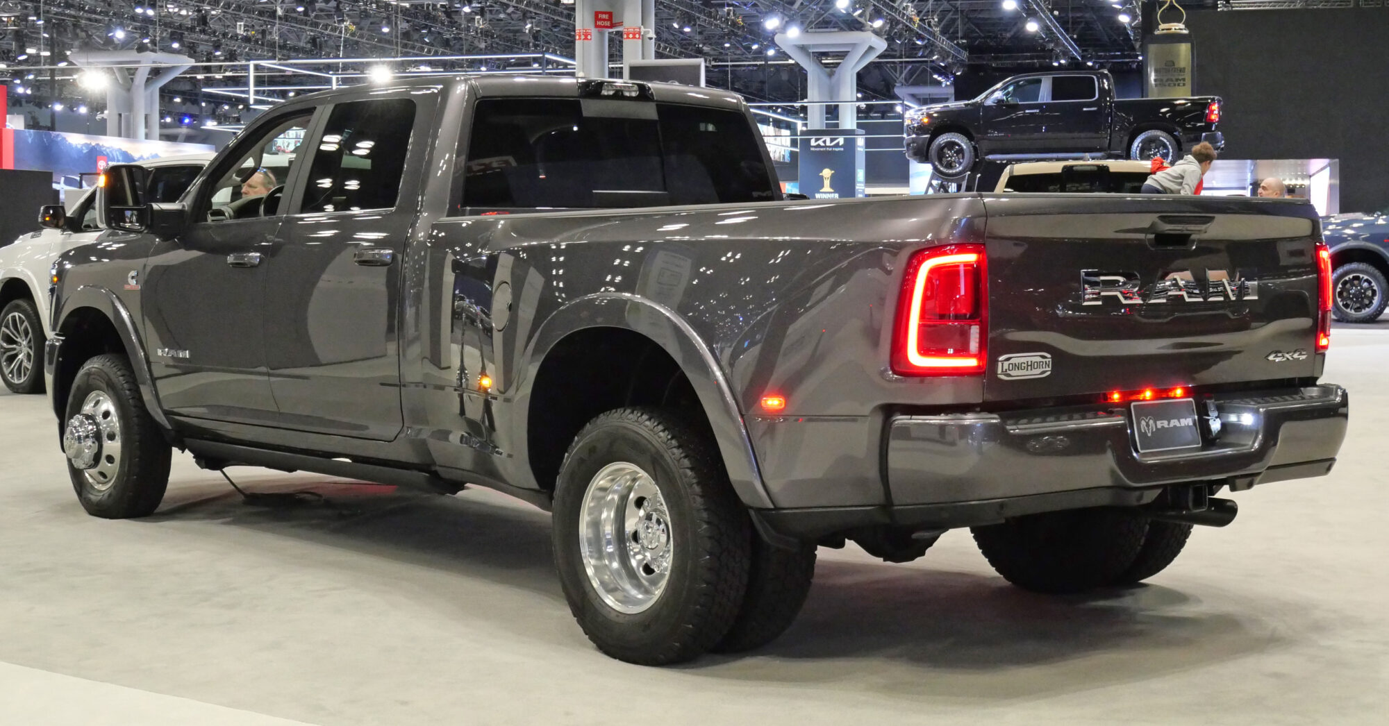 2025 RAM 3500/4500/5500 Chassis Cab, photo 4 of 7